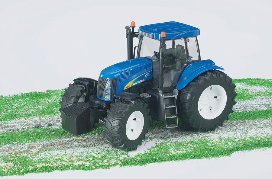 Включи детский трактор. Трактор Bruder New Holland t8040 (03-020). Брудер трактор Нью Холланд. Трактор Нью Холланд т 6070 Брудер. Bruder трактор синий трактор.